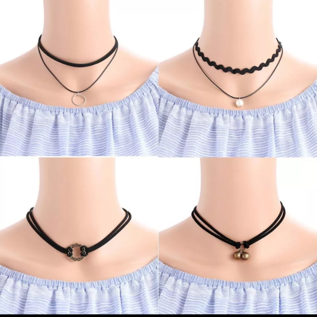 4 Choker Necklaces 10$